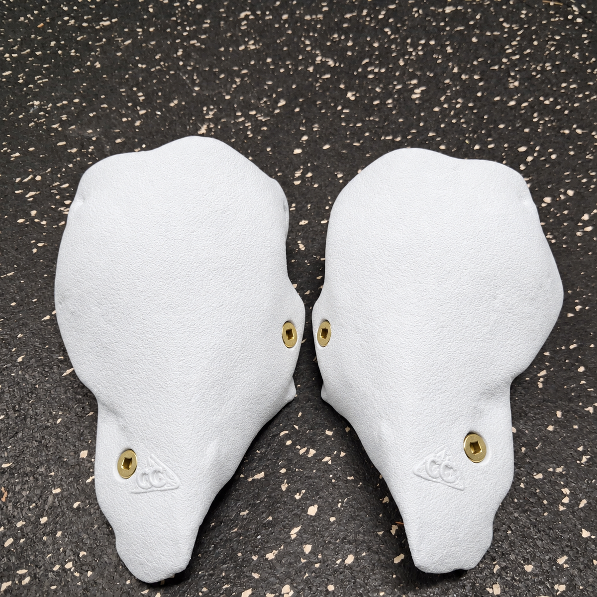 Pocket corner - Screw on Climbing hold - set of 2 - Starting at $40 CAD