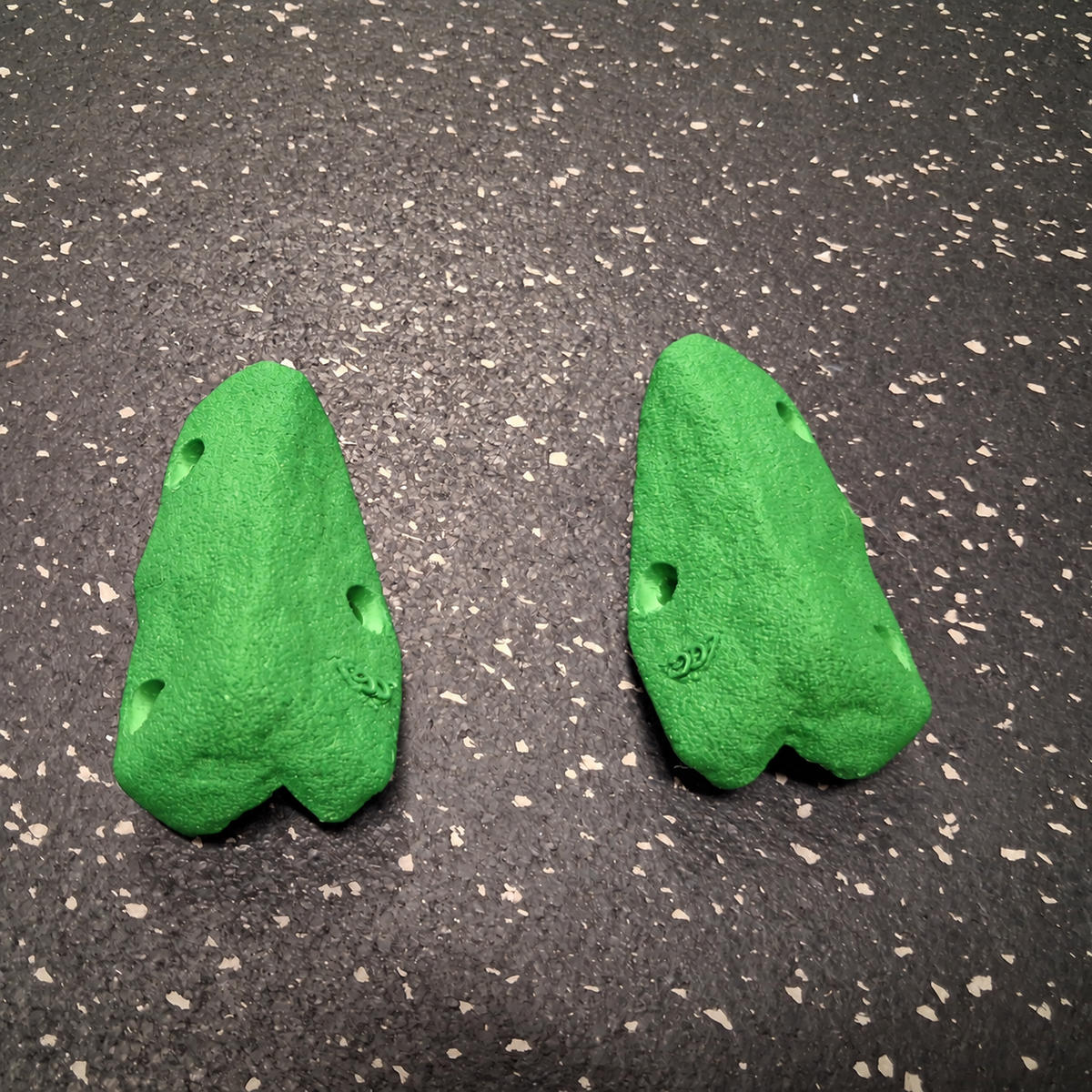 Small corner hold v1 - Screw on set of 2 - Starting at $16 CAD